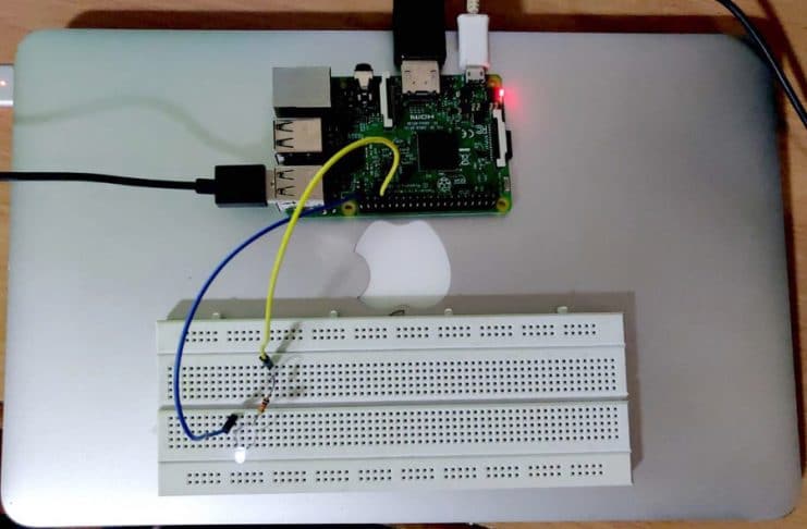 Discovering Android Things, an Embedded OS for IoT Devices